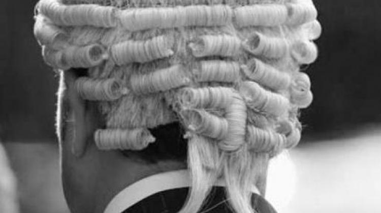 Ο ΕΦΕΤΗΣ: Το ρομπότ του Φαίδωνα, τα €60 που θέλει ο Φειδίας, ο Σύκας και ο ΔΗΣΥ, ο Οδυσσέας, τα τσιγάρα και η ανησυχία του ΕΛΑΜ