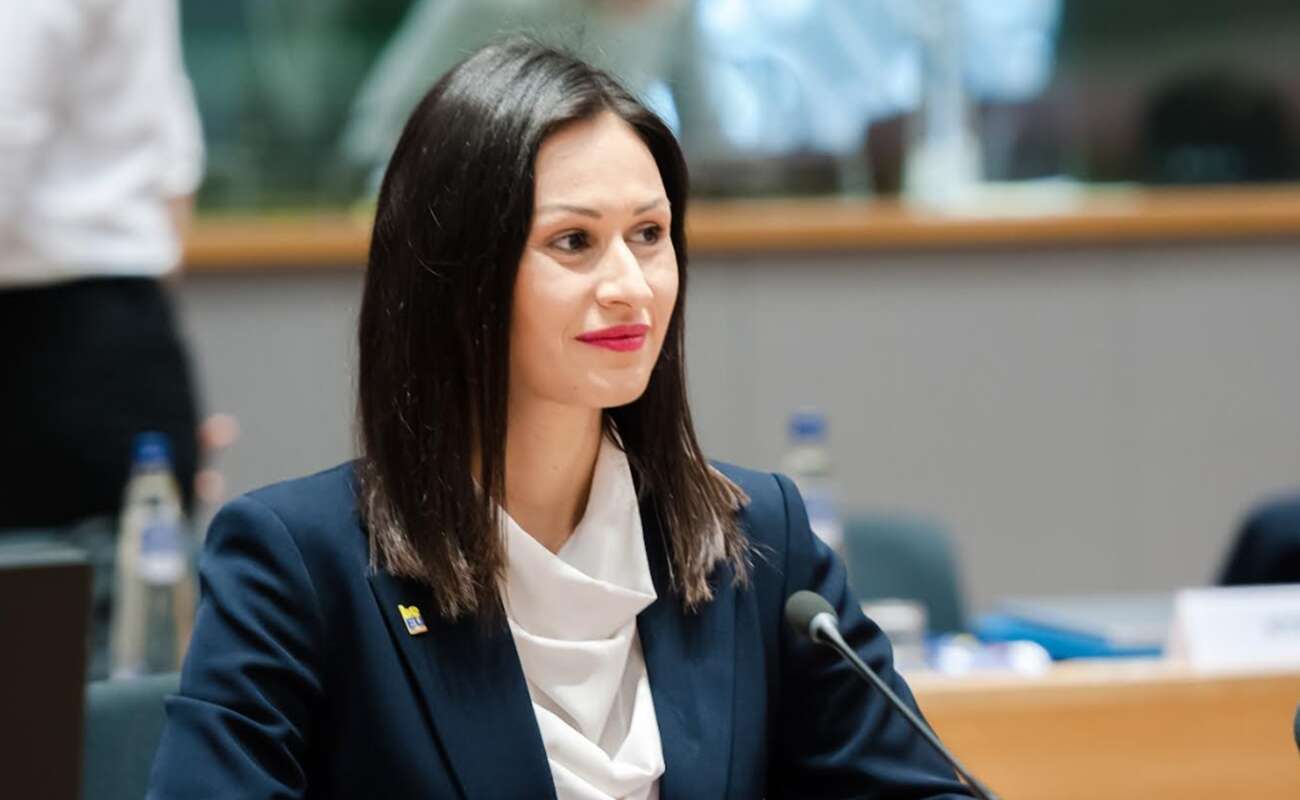 Υπουργός Γεωργίας: «Δεν στοχοποιούμε κτηνοτρόφους» – Τι λέει για αγιασμό και απουσία από τη Βουλή